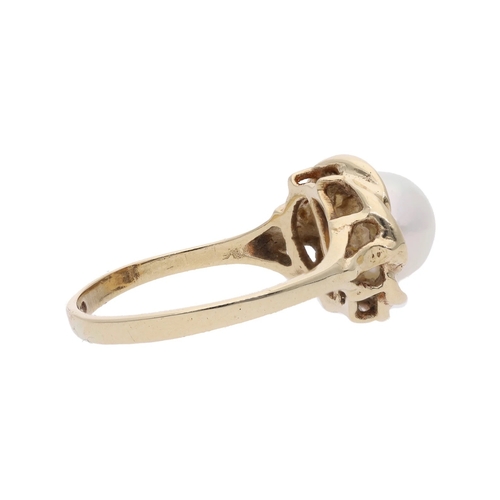 136 - 9ct Gold and Pearl Ring, Size J. 9ct Gold and Pearl Ring.            HALLMARKS: marked for 9ct Gold ... 