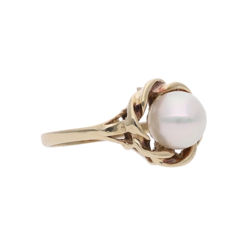 136 - 9ct Gold and Pearl Ring, Size J. 9ct Gold and Pearl Ring.            HALLMARKS: marked for 9ct Gold ... 