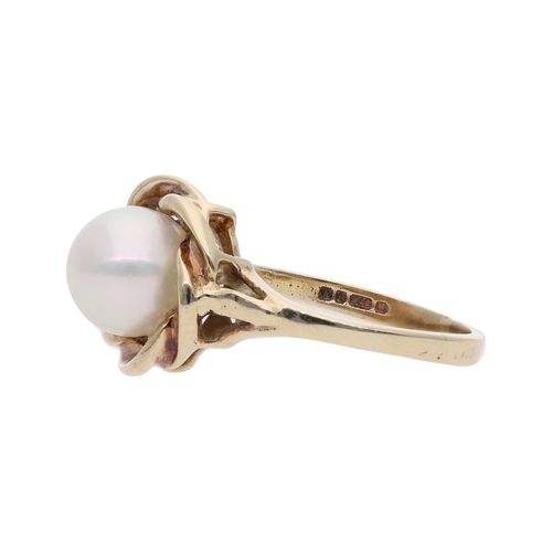 136 - 9ct Gold and Pearl Ring, Size J. 9ct Gold and Pearl Ring.            HALLMARKS: marked for 9ct Gold ... 