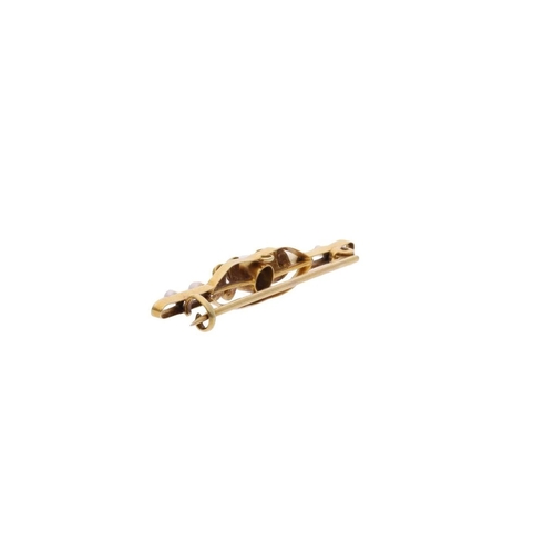 144 - Antique 15ct Gold Topaz and Seed Pearl Brooch. Antique 15ct Gold Topaz and Seed Pearl Brooch.       ... 