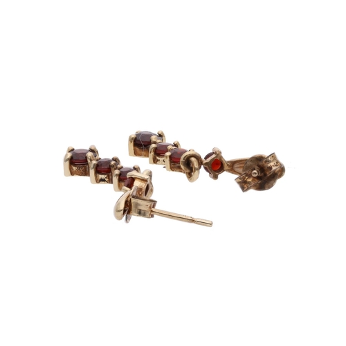 156 - 9ct Gold and Garnet Dangling Earrings. 9ct Gold and Garnet Dangling Earrings.            HALLMARKS: ... 