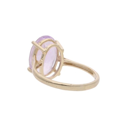 159 - 9ct Gold and Amethyst Single Stone Ring, Size R. 9ct Gold and Amethyst Single Stone Ring.           ... 