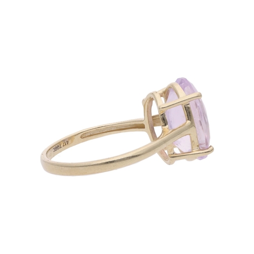 159 - 9ct Gold and Amethyst Single Stone Ring, Size R. 9ct Gold and Amethyst Single Stone Ring.           ... 