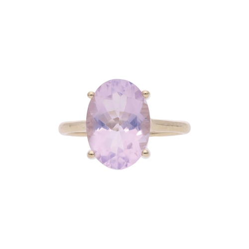 159 - 9ct Gold and Amethyst Single Stone Ring, Size R. 9ct Gold and Amethyst Single Stone Ring.           ... 