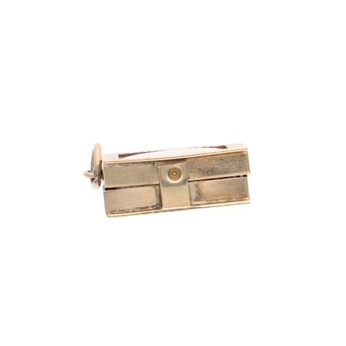 166 - Vintage 9ct Gold Emergency Ten Pound Charm Vintage 9ct Gold Emergency Ten Pound Charm            HAL... 