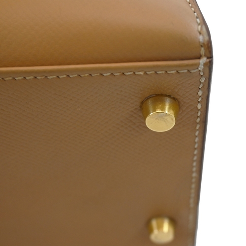 17 - Hermes Kelly 28 Natural Courchevel Handbag Hermes Kelly 28 Naturel, 28cm.     Hardware: Gold   ... 