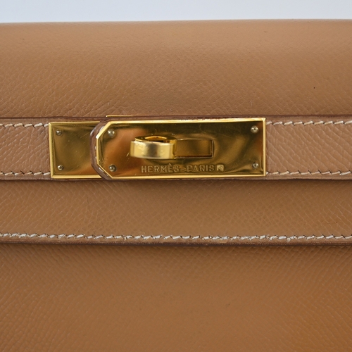 17 - Hermes Kelly 28 Natural Courchevel Handbag Hermes Kelly 28 Naturel, 28cm.     Hardware: Gold   ... 