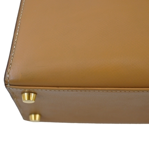 17 - Hermes Kelly 28 Natural Courchevel Handbag Hermes Kelly 28 Naturel, 28cm.     Hardware: Gold   ... 