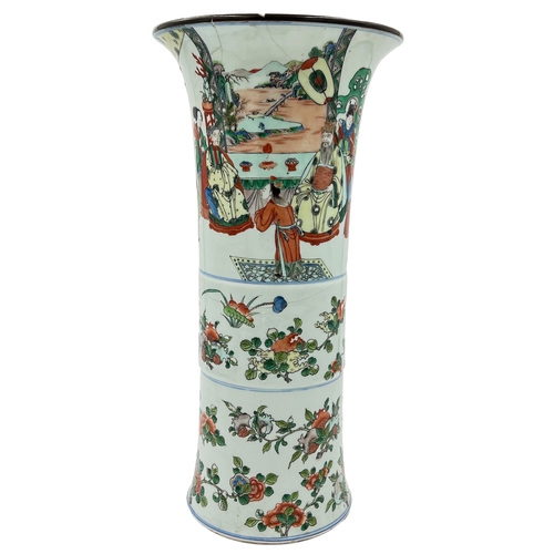 170 - A QING DYNASTY WUCAI FIGURAL GUBEAKER VASE (1644-1911) A QING DYNASTY WUCAI FIGURAL GUBEAKER VASE (1... 