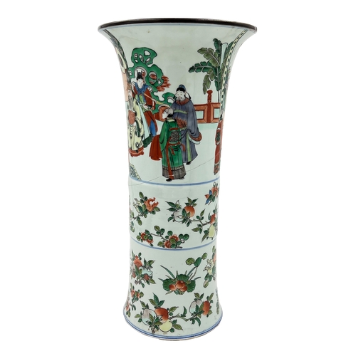 170 - A QING DYNASTY WUCAI FIGURAL GUBEAKER VASE (1644-1911) A QING DYNASTY WUCAI FIGURAL GUBEAKER VASE (1... 