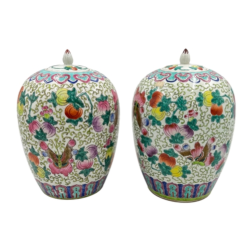 172 - A PAIR OF CHINESE PORCELAIN HAND PAINTED VASE A PAIR OF CHINESE PORCELAIN HAND PAINTED VASE    ... 