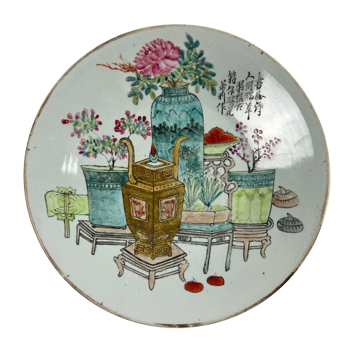 173 - A HAND PAINTED CHINESE PORCELAIN PLATE A HAND PAINTED CHINESE PORCELAIN PLATE     D: 33cm ... 