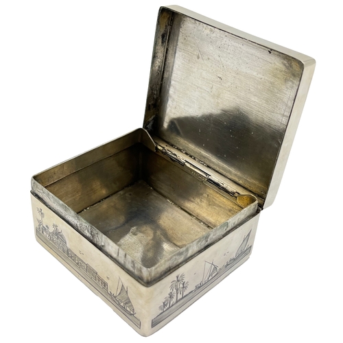 187 - SILVER AND NIELLO BOX, IRAQ, 20TH CENTURY W: 8.5cm, Weight: 230g