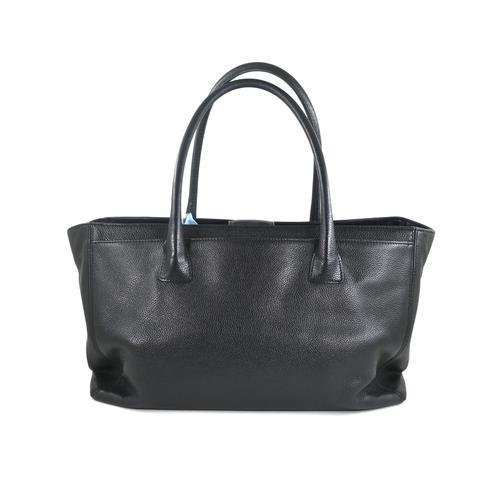 2 - A Chanel CERF Executive Tote Chanel Executive Tote Black, 36cm.     Hardware: Silver    Accesso... 