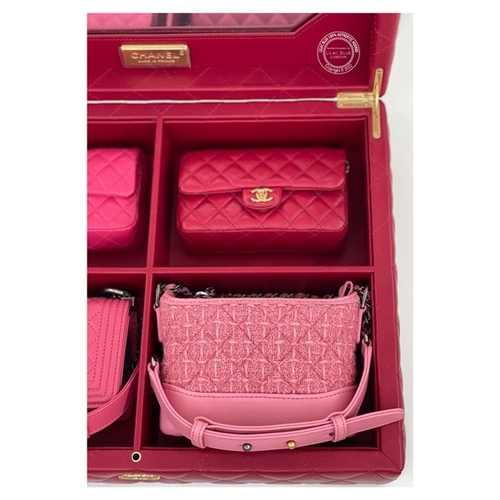 4 - Chanel Metiers d'Art Collectors Box Chanel Set of 4 mini bags Pink/Red in Various sizes.     Ha... 