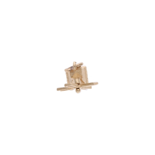 65 - 9ct Gold Windmill/Corn Barn Charm 9ct Gold Windmill/Corn Barn Charm            HALLMARKS: marked for... 