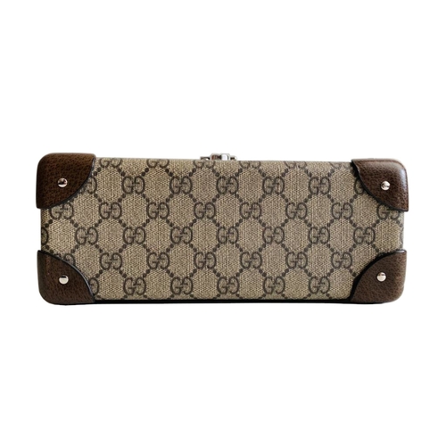 5 - Gucci Globe Trotter Beauty Case Gucci Globe Trotter Beauty Case, 24cm, with Strap and keys    Hardwa... 