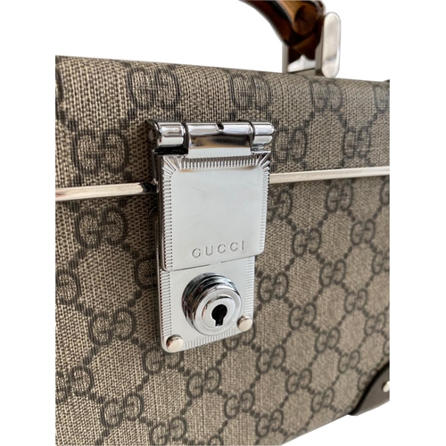 5 - Gucci Globe Trotter Beauty Case Gucci Globe Trotter Beauty Case, 24cm, with Strap and keys    Hardwa... 