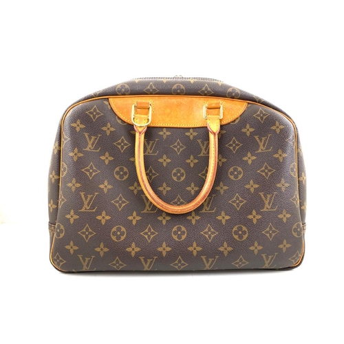 9 - Louis Vuitton Deauville / Cosmetics Bag Louis Vuitton Cosmetics Bag / Deauville, 35cm.     Hard... 