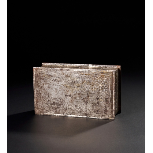 169 - A FINE 19TH CENTURY NORTH INDIAN SIALKOT SILVER AND GOLD OVERLAID STEEL KOFTGARI BOX    A 19th-centu... 