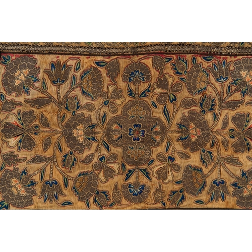 208 - OTTOMAN METAL AND SILK THREAD TEXTILE, 18TH CENTURY OTTOMAN METAL AND SILK THREAD TEXTILE, 18TH CENT... 