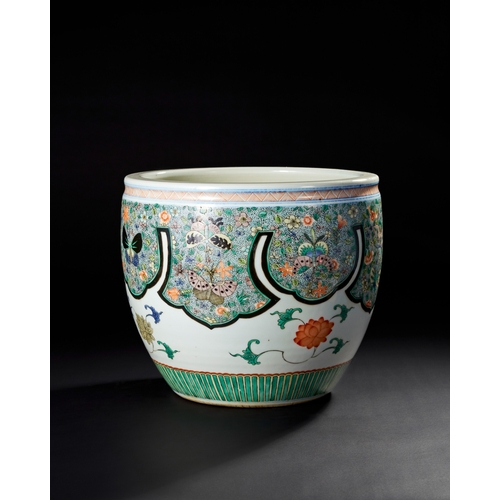 220 - FAMILLE VERTE 'FLOWER AND BUTTERFLY' BASIN, 19TH-20TH CENTURY The exterior finely painted with flowe... 