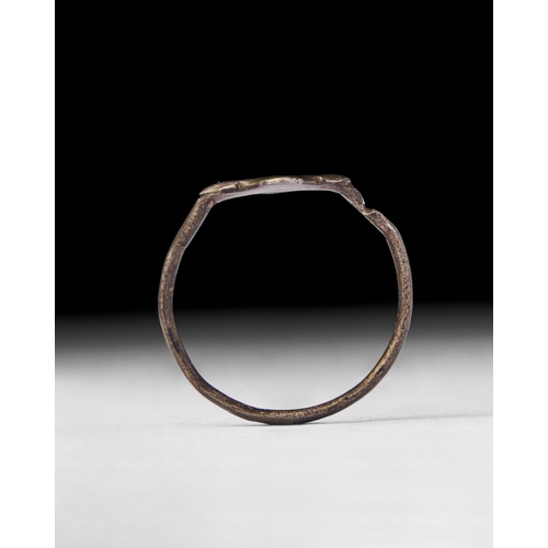 29 - A SILVER RING, BYZANTINE, 6TH -7TH CENTURY A.D. This Byzantine silver ring dates back to the 6th-7th... 