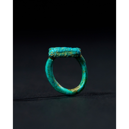 30 - ANCIENT EGYPTIAN FAIENCE RING, 14TH CENTURY B.C, AMARNA PERIOD This Egyptian ring from the 14th cent... 