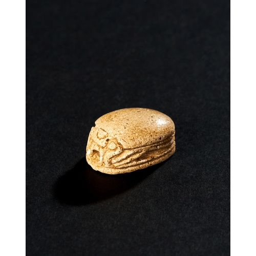 76 - AN EGYPTIAN SOFT STONE SCARAB, MIDDLE KINGDOM PERIOD OR EARLIER AN EGYPTIAN SOFT STONE SCARAB, MIDDL... 