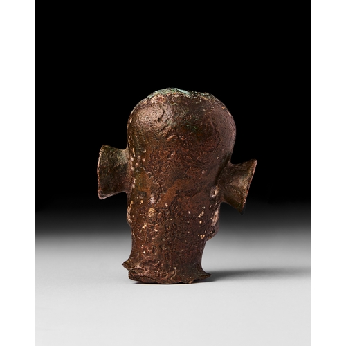 91 - ANCIENT PRE-COLUMBIAN BRONZE HEAD, AZTEC PERIOD, 13TH - 14TH CENTURY A.D. A bronze head dates to the... 