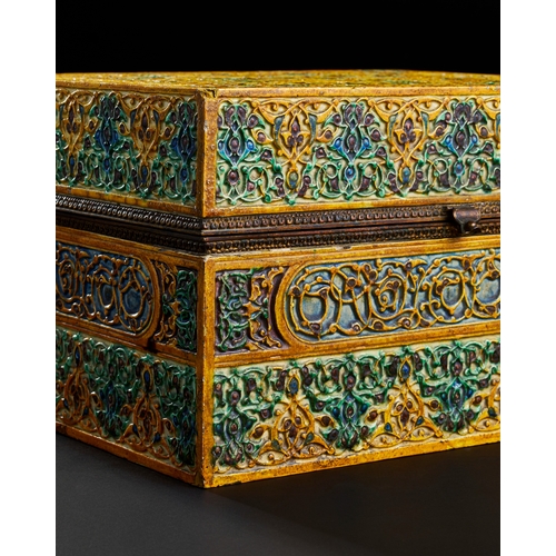 250 - A FINE AND LARE ORIENTALIST ANDALUSIAN SPANISH STYLE GLAZED PORCELAIN CASKET, 19TH CENTURY  A FINE A... 