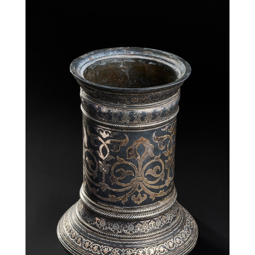 259 - AN UNUSUAL LARGE INDIAN SILVER INALID BIDRI TORCH STAND / CANDLESTICK, 18TH - 19TH CENTURY  AN UNUSU... 