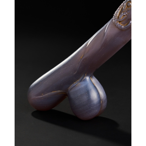 29 - A CARVED AGATE PHALLUS  A CARVED AGATE PHALLUS  
 
L: 19cm