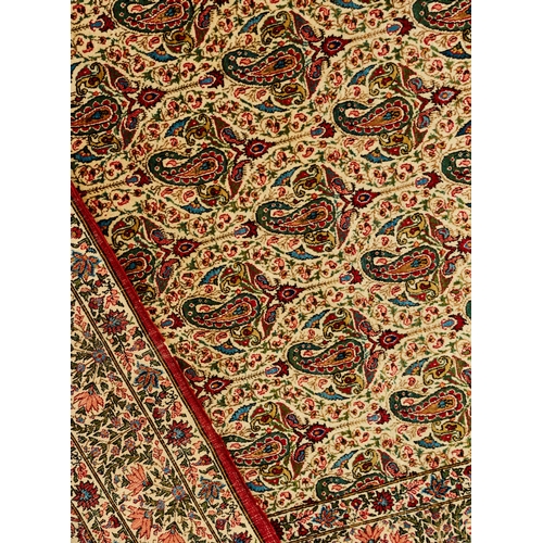 372 - A HAND KNOTTED WOOL QOM RUG A HAND KNOTTED WOOL QOM RUG 
 
203x138cm