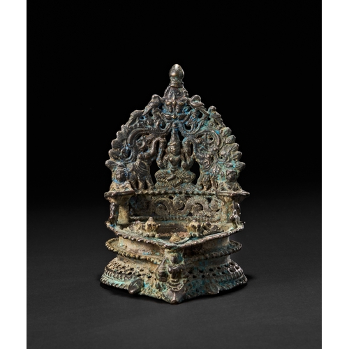 192 - A RARE SOUTH INDIAN KERALA BRONZE GAJA LAKSHMI OIL LAMP, 17TH CENTURYIndian bronze oil lamp from Ker... 