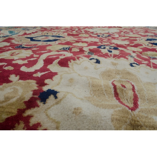 236 - A LARGE VINTAGE AGRA CARPET / RUNNER 540 X 251 CM