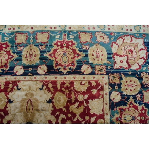 236 - A LARGE VINTAGE AGRA CARPET / RUNNER 540 X 251 CM