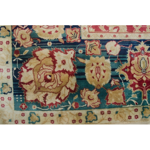 236 - A LARGE VINTAGE AGRA CARPET / RUNNER 540 X 251 CM