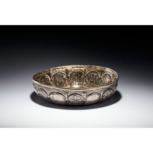 75 - A SILVER HAMMAM BOWL, OTTOMAN TURKEY, 18TH CENTURY This Ottoman Turkish silver hammam bowl features ... 