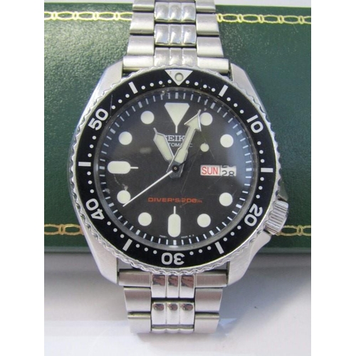 GENTLEMANS SEIKO AUTOMATIC DIVERS WRIST WATCH WITH DAY DATE APERTURE; Serial  number 7S26-0020A0, The