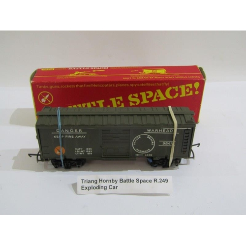 274 - TRI-ANG HORNBY, good collection of Tri-ang Hornby  Battlespace, 13 boxed Battlespace units to includ... 