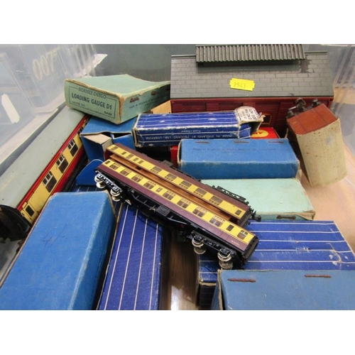 411 - VINTAGE HORNBY DUBLO, 00 gauge, to include station, carriages, coaches, wagons, junctions, etc