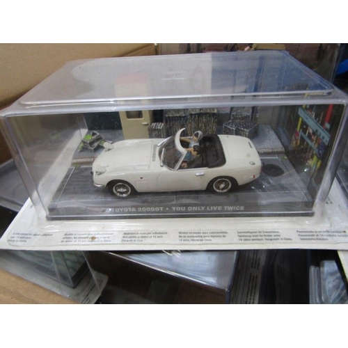 428 - JAMES BOND VEHICLES, collection of 25 James Bond vehicles in original case including; Range Rover Co... 