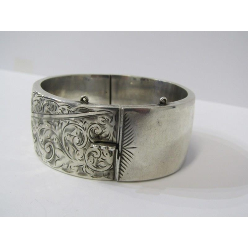 507 - 2 VINTAGE SILVER HINGED BANGLES