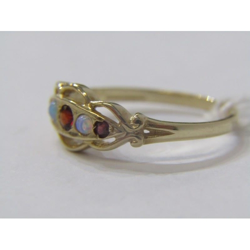 519 - 9ct YELLOW GOLD OPAL & GARNET RING, size P