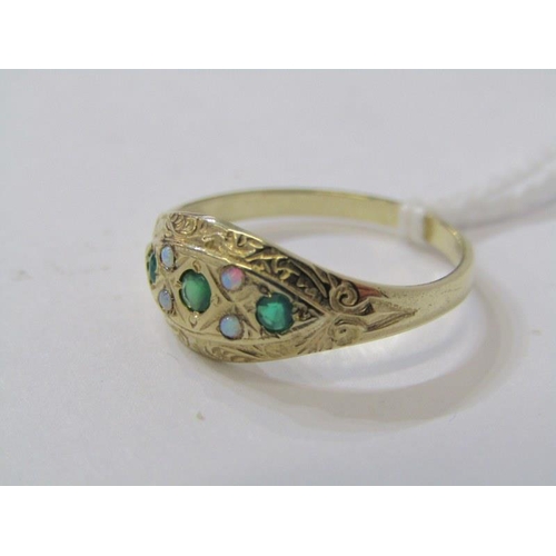 521 - 9ct YELLOW GOLD EMERALD & OPAL RING, size O