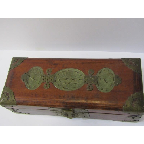 572 - WOOD JEWELLERY BOX containing selection of costume, including bracelets, rings, brooches, etc