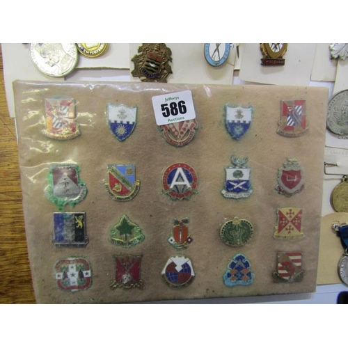 586 - MEDALS & CAP BADGES, a tray of assorted cap badges, enamel badges & various Coronation & Jubilee med... 