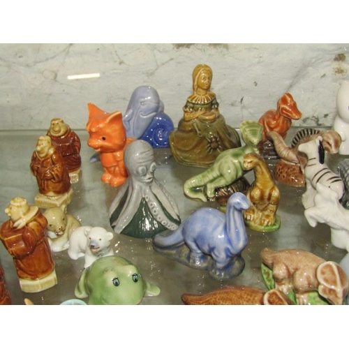 640 - WADE, 6 KP Friars miniatures, together with a large collection of Wade Whimsies