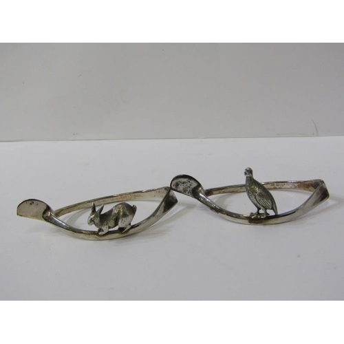 18 - CASED HUNTING DESIGN SILVER SERVIETTE RINGS, set of 6 silver serviette rings decorated with hunting ... 